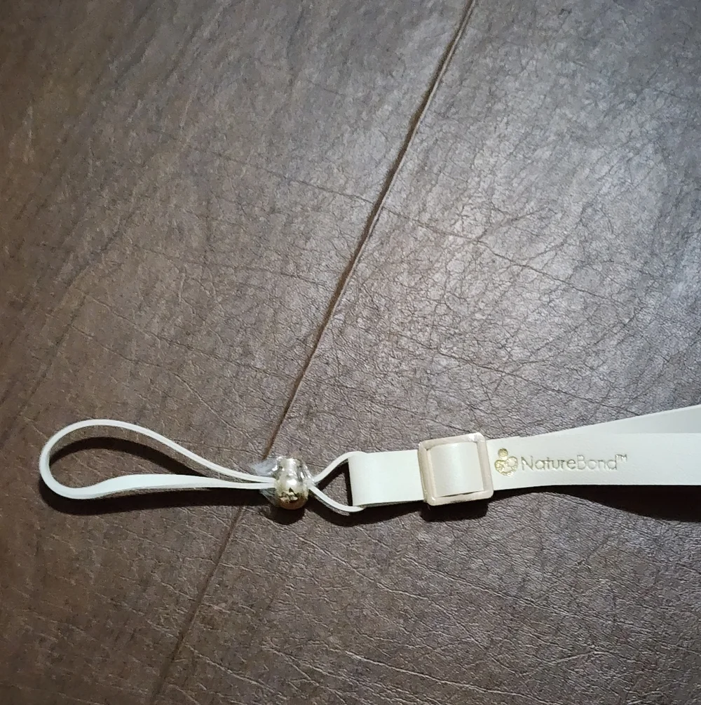 NWOT - Chic Cream Lanyard with Gold Details - Picture 3 of 5